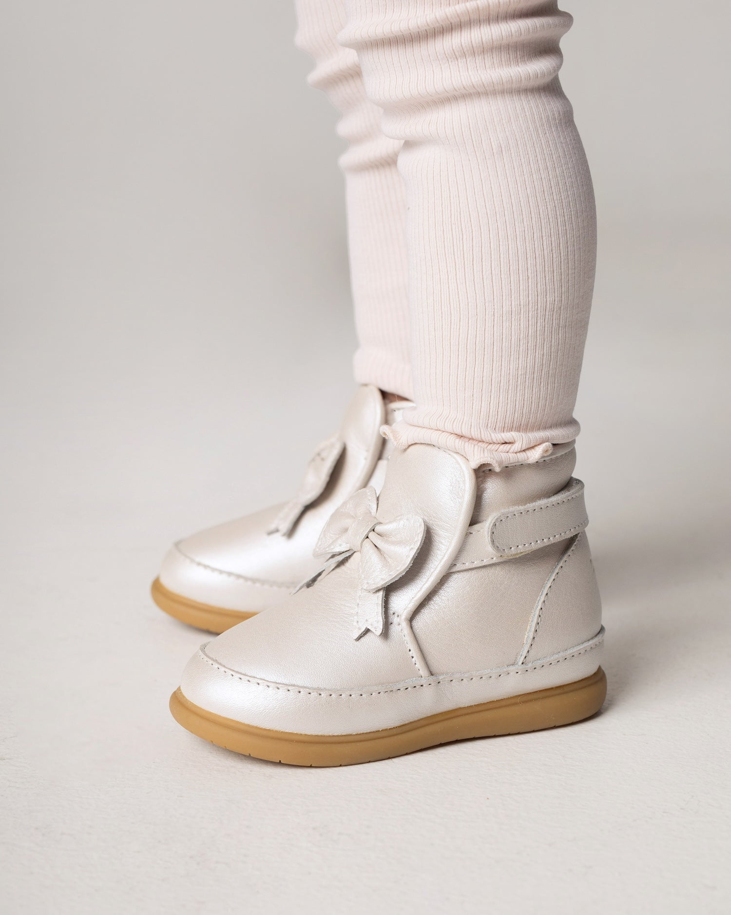 Cemilla Shoes Off-White Metallic Leather F26