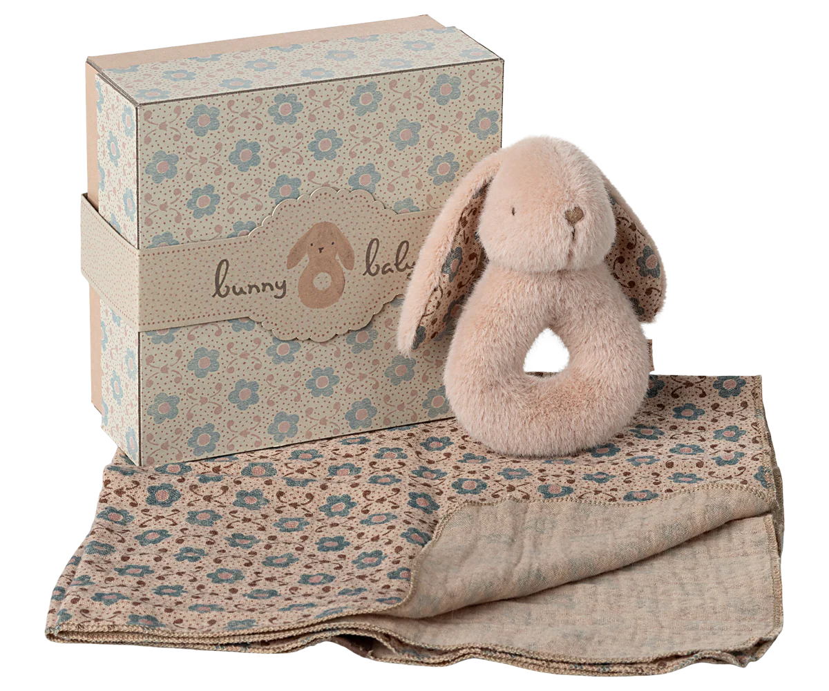 Bunny Rattle Set Powder