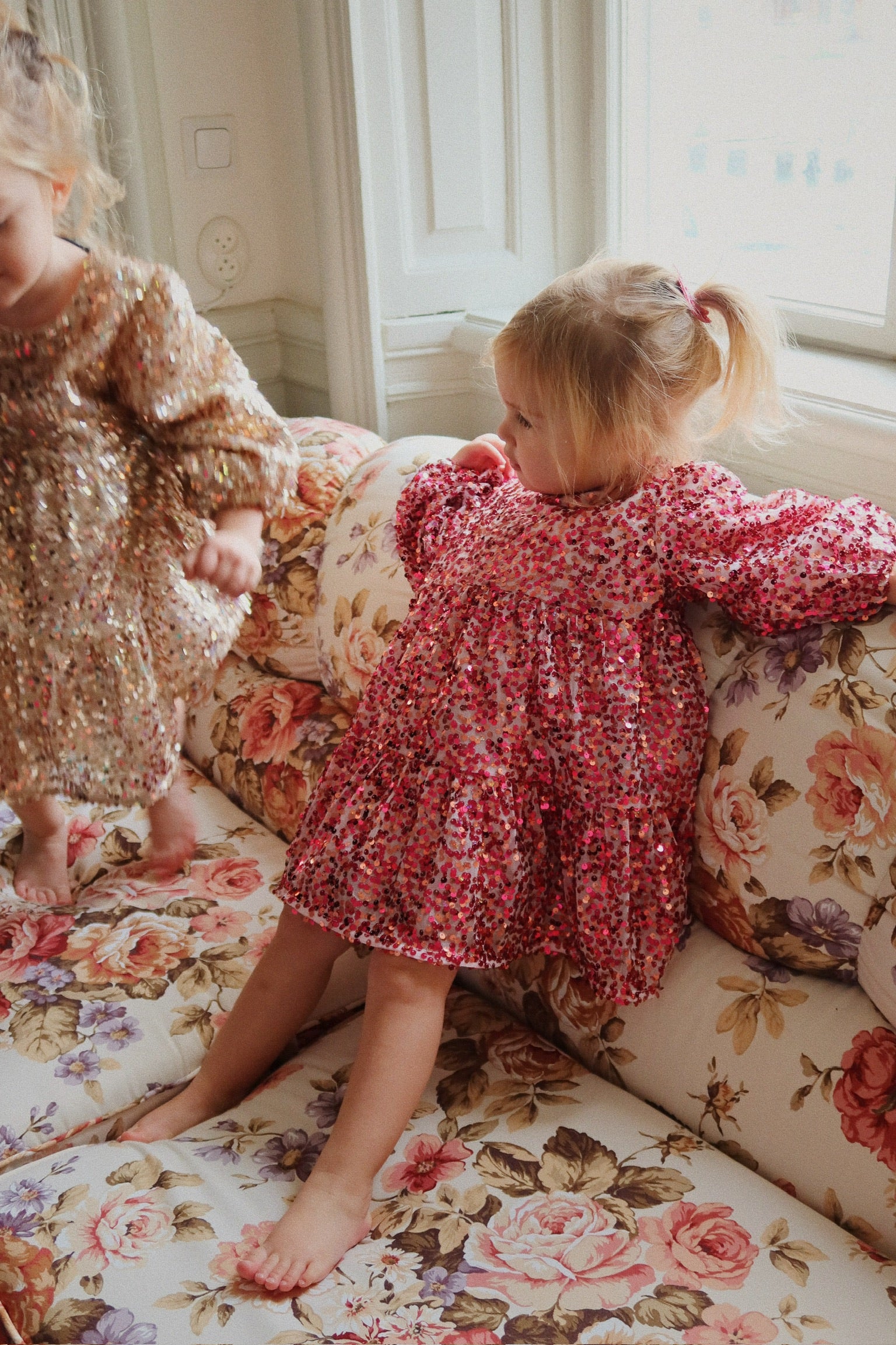 LILA SEQUINS BOW DRESS