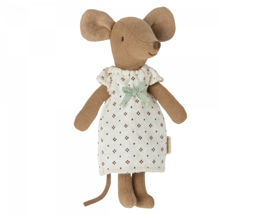 Big sister mouse in matchbox