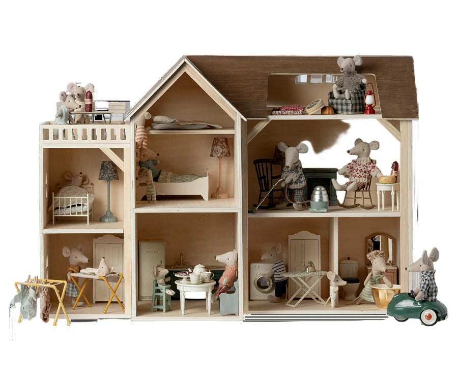 MOUSE HOLE FARMHOUSE