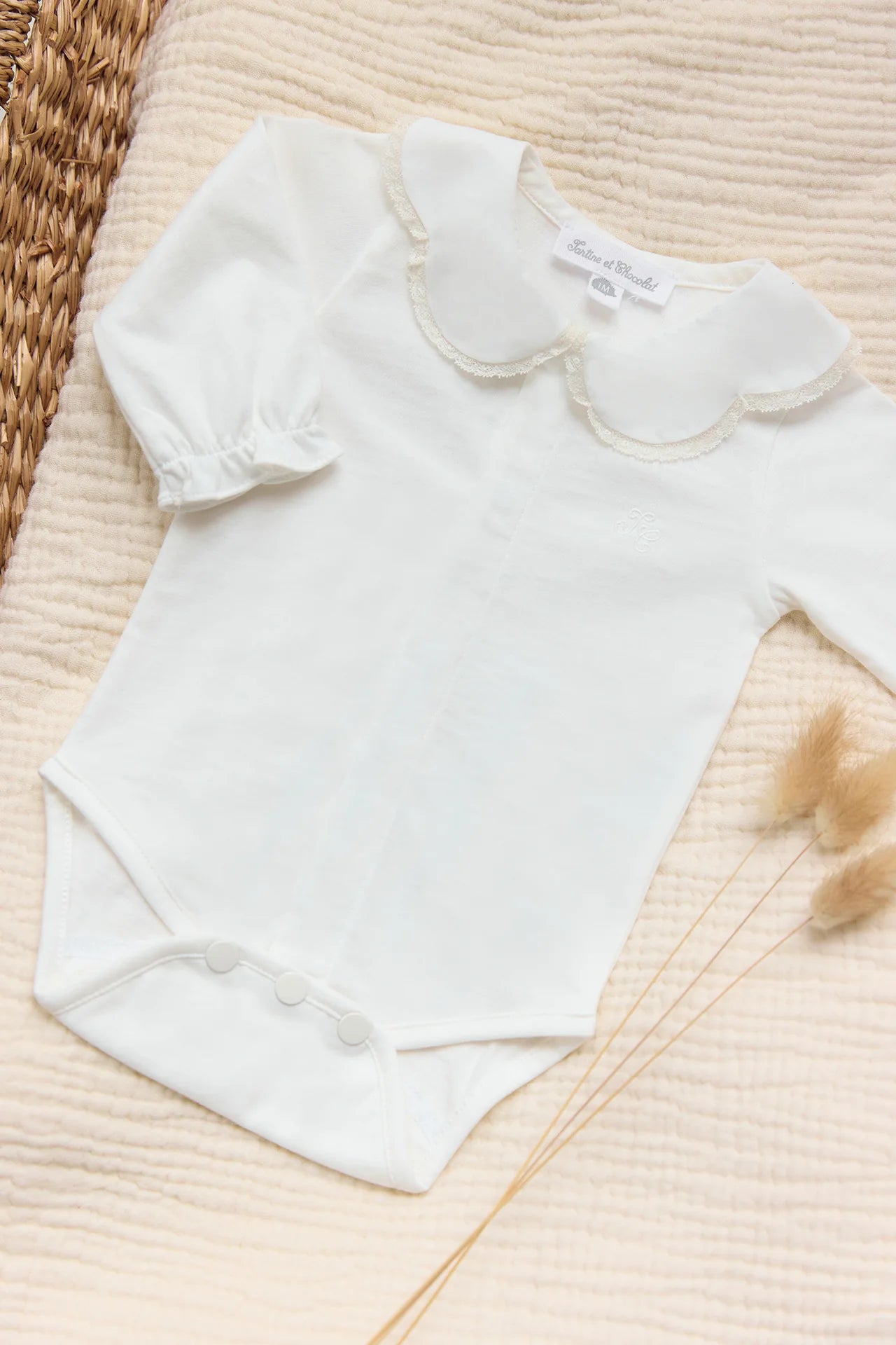 Body Ecru Ruffled collar
