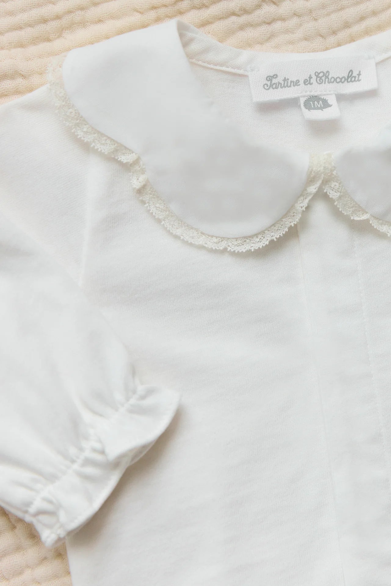 Body Ecru Ruffled collar