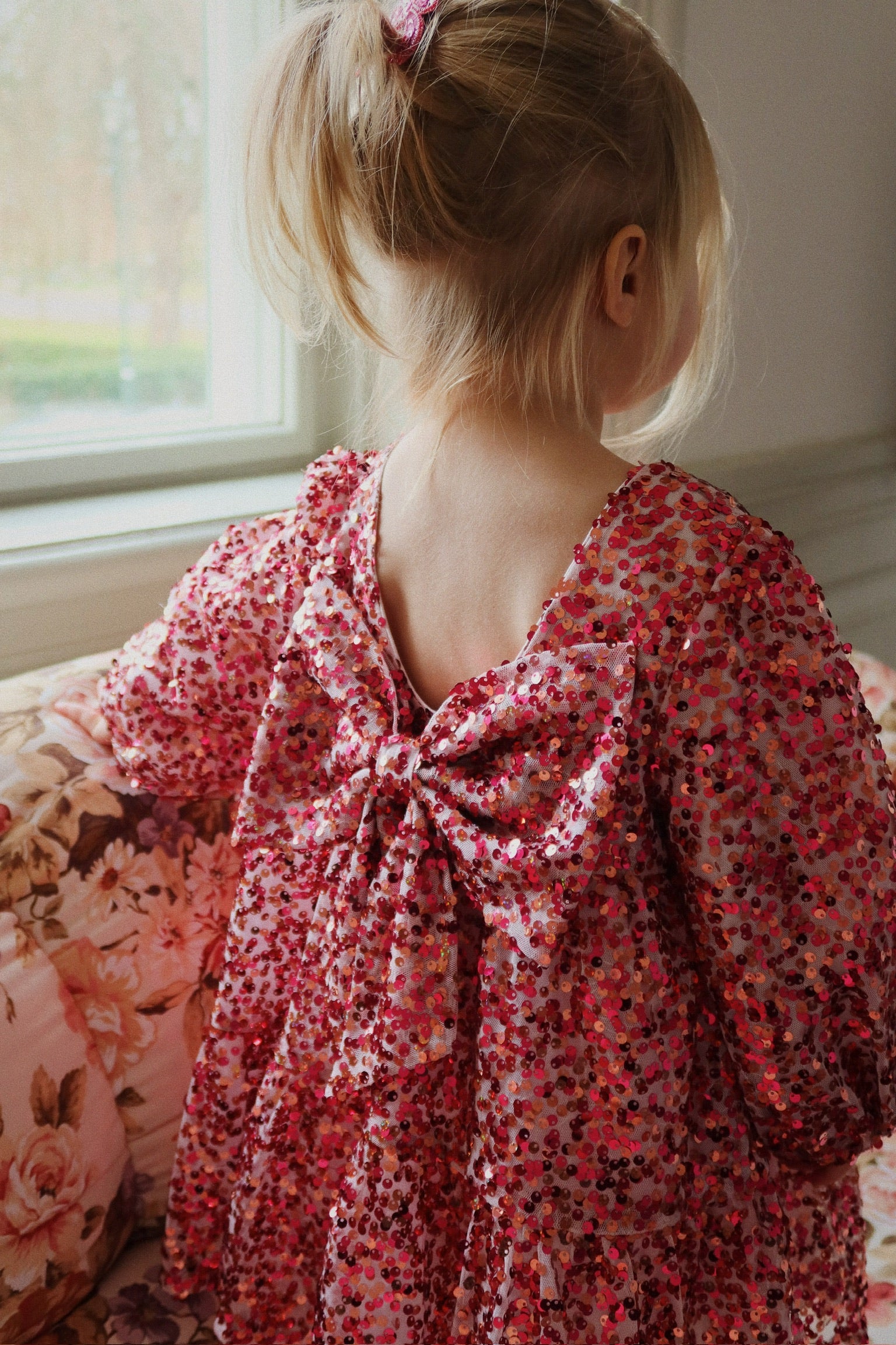 LILA SEQUINS BOW DRESS