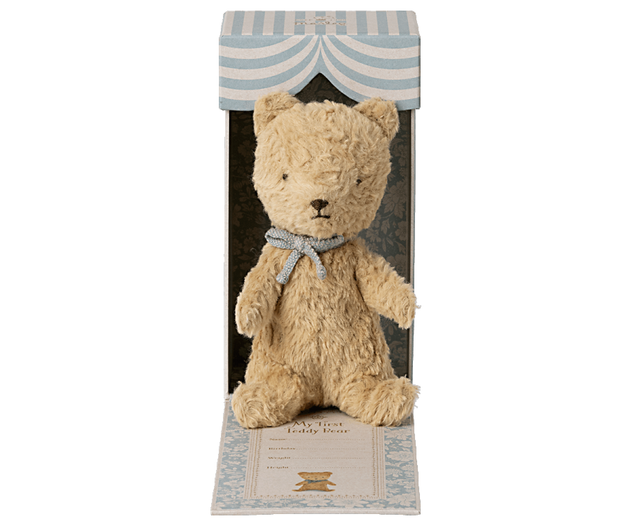 My first teddy - Sand